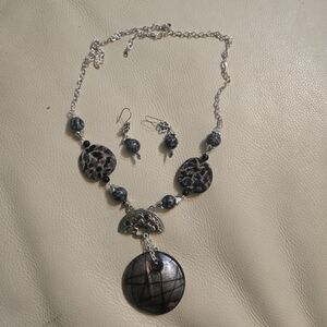 Elegant Silver and Black Necklace Set